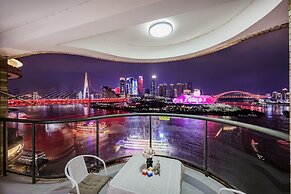 Baihong Riverview Drone Show Apartment