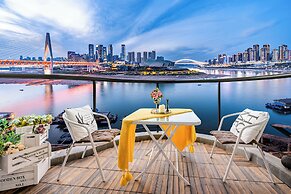 Baihong Riverview Drone Show Apartment