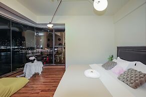 Baihong Riverview Drone Show Apartment