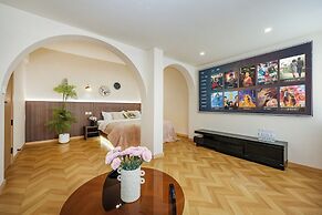 Baihong Riverview Drone Show Apartment