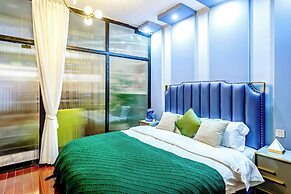 Baihong Riverview Drone Show Apartment