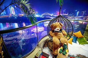 Baihong Riverview Drone Show Apartment