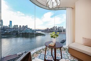 Baihong Riverview Drone Show Apartment
