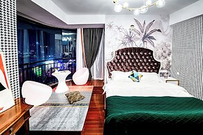 Baihong Riverview Drone Show Apartment