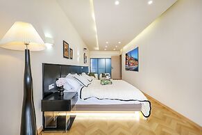 Baihong Riverview Drone Show Apartment