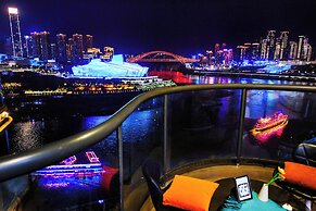 Baihong Riverview Drone Show Apartment