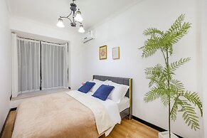 Baihong Riverview Drone Show Apartment