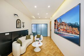 Baihong Riverview Drone Show Apartment
