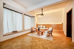 Baihong Riverview Drone Show Apartment