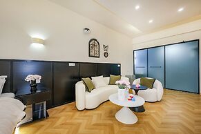 Baihong Riverview Drone Show Apartment