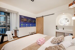 Baihong Riverview Drone Show Apartment