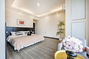 Baihong Riverview Drone Show Apartment