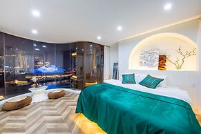 Baihong Riverview Drone Show Apartment