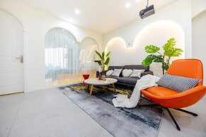 Baihong Riverview Drone Show Apartment