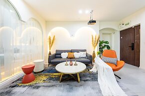 Baihong Riverview Drone Show Apartment