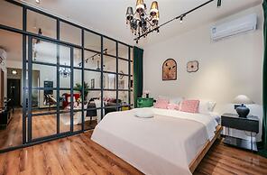 Baihong Riverview Drone Show Apartment