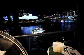 Baihong Riverview Drone Show Apartment