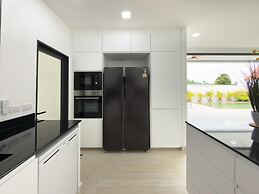 Stylish 3BR Pool Villa Lawan Villa (LWV1)