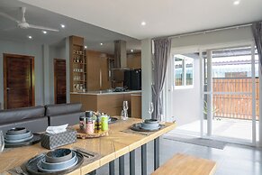 4BR Villa Ideal for Groups Families V262