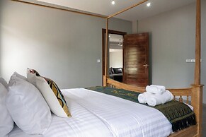 4BR Villa Ideal for Groups Families V262