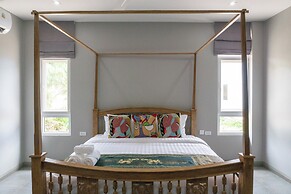 4BR Villa Ideal for Groups Families V262