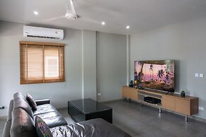 4BR Villa Ideal for Groups Families V262