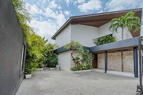 Villa Rosa by Pertama Stay