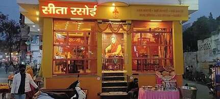 Hotel Bharat