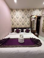 Hotel Bharat