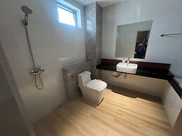 J&P Hotel Sriracha