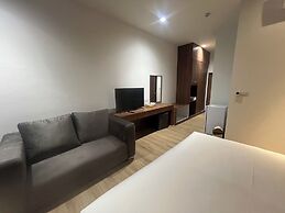 J&P Hotel Sriracha