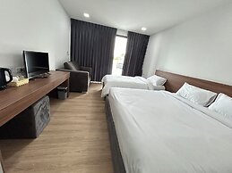 J&P Hotel Sriracha