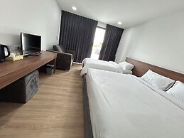 J&P Hotel Sriracha