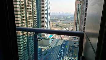 Spacious 2 bedroom Apt Near Marina Tram