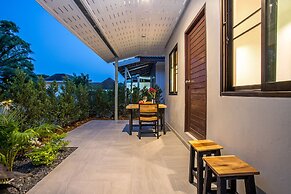 Oxavia Garden Bungalow B1-B2