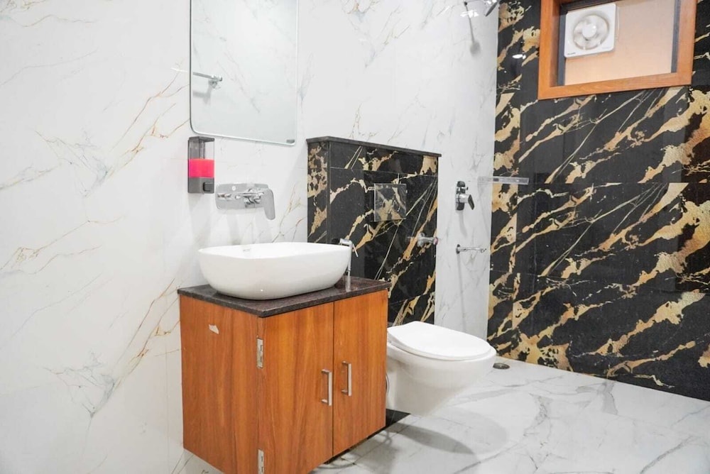 Goyal Hoteliers - Hotel Vasudha