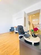 Bright 2BR Apartment Near Westbahnhof