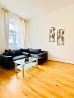 Bright 2BR Apartment Near Westbahnhof