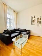 Bright 2BR Apartment Near Westbahnhof