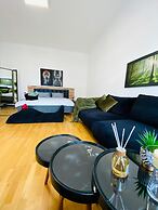 Bright 2BR Apartment Near Westbahnhof