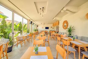 Ekati Mare Lifestyle Resort
