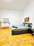 Affordable Apt Near Stadthalle