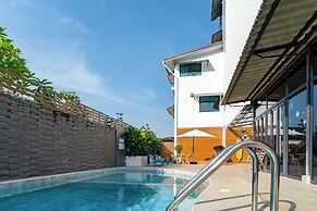 The Galla Hotel