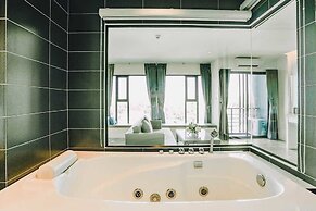 The Galla Hotel
