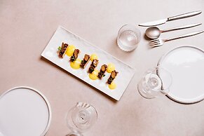 Alfred Hotel & Gastro Bar