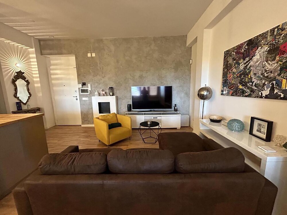 Novacella 38 Home by Ghor