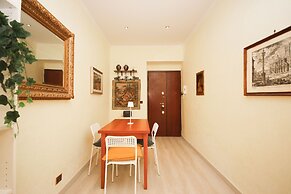 Rafael House by Ghor