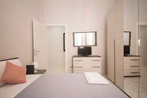 Rome Flat 42 by Ghor