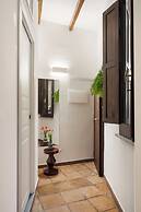 Elegant Apartment Minelli Navona by Ghor