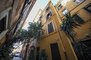Domus Minelli Navona by Ghor